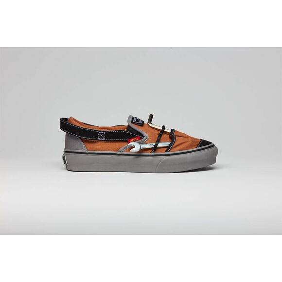 Size 7 • Vault by Vans • Nicole McLaughlin • UA Slip-On • Cross-Posted • Firm main image 9